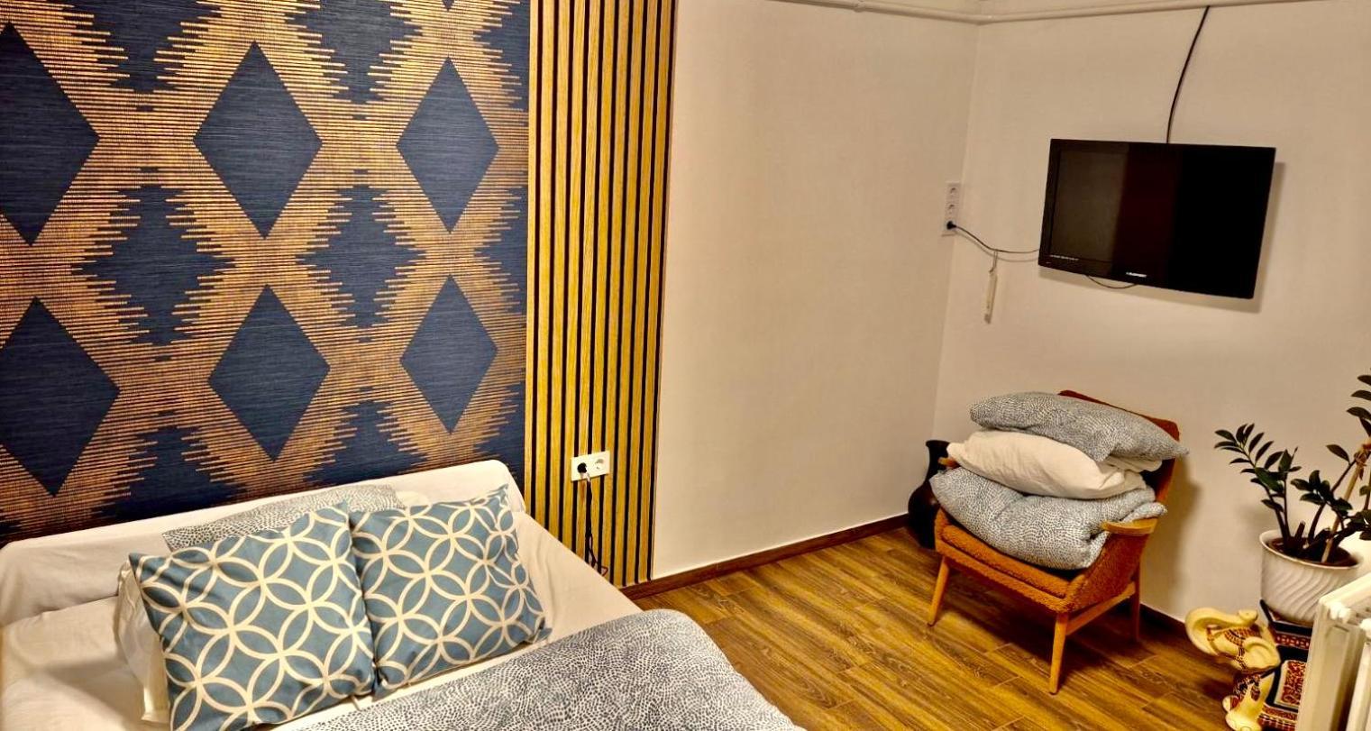 וסס 2 Rooms Retro Guesthouse In A Silent Garden מראה חיצוני תמונה
