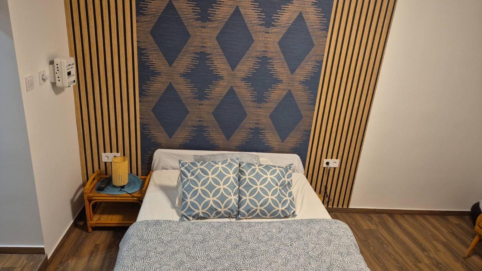 וסס 2 Rooms Retro Guesthouse In A Silent Garden מראה חיצוני תמונה