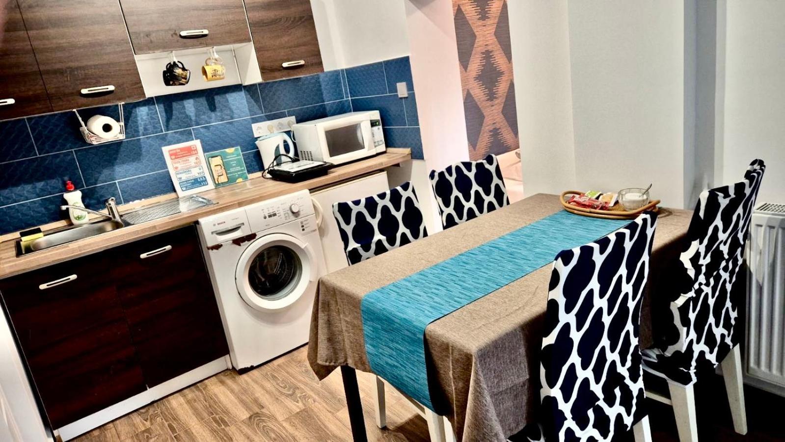 וסס 2 Rooms Retro Guesthouse In A Silent Garden מראה חיצוני תמונה